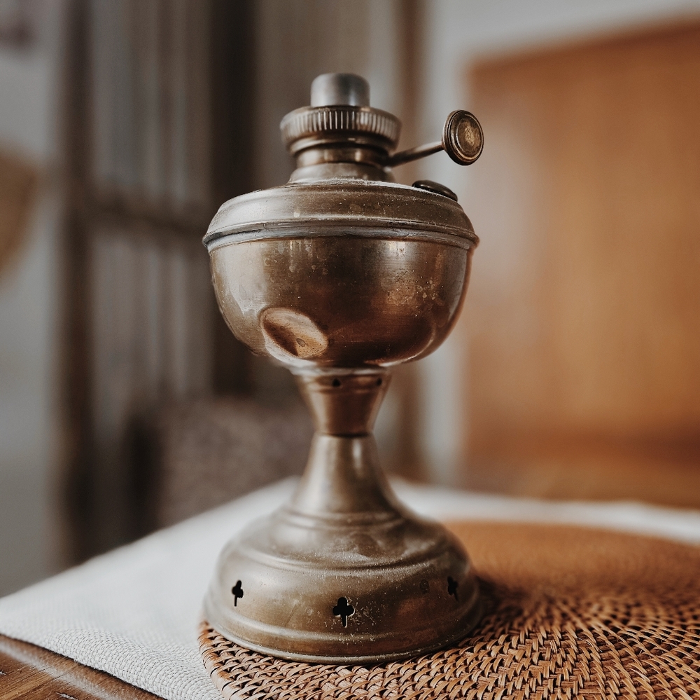 Vintage Brass Oil Lamp - Picture 3 of 4